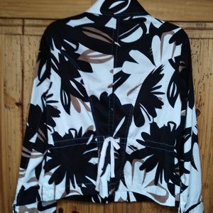 A Tribal blach whit and brown jungle print jacket.